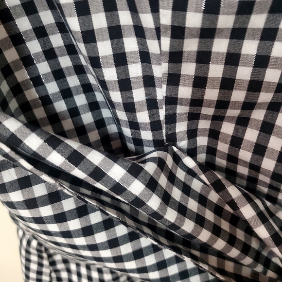 KENAR BK & WH CHECK SIZE 8  S/S BLOUSE WITH BUCKLES - Picture 5 of 6